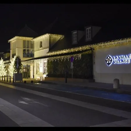 A 1 Kilometre De Disneyland Paris Montévrain