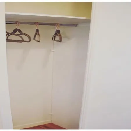 A 1 Kilometre De Disneyland Paris *