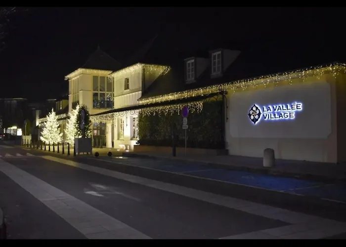 A 1 Kilometre De Disneyland Paris Montévrain